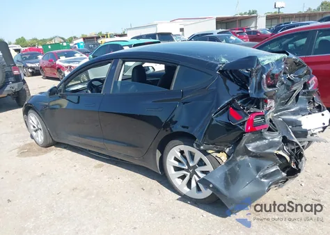 2022 Tesla Model 3 Long Range Dual Motor All-Wheel Drive z USA, uszkodzony, nr VIN 5YJ3E1EB3NF163930